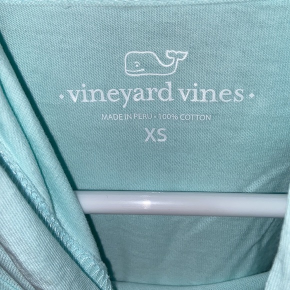 Vineyard Vines light material hoodie - Picture 3 of 5